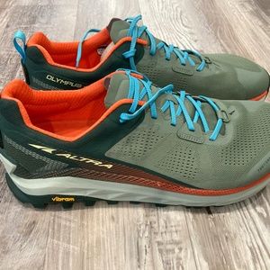 Men's Altra Olympus 4 Trail Runners Size 15